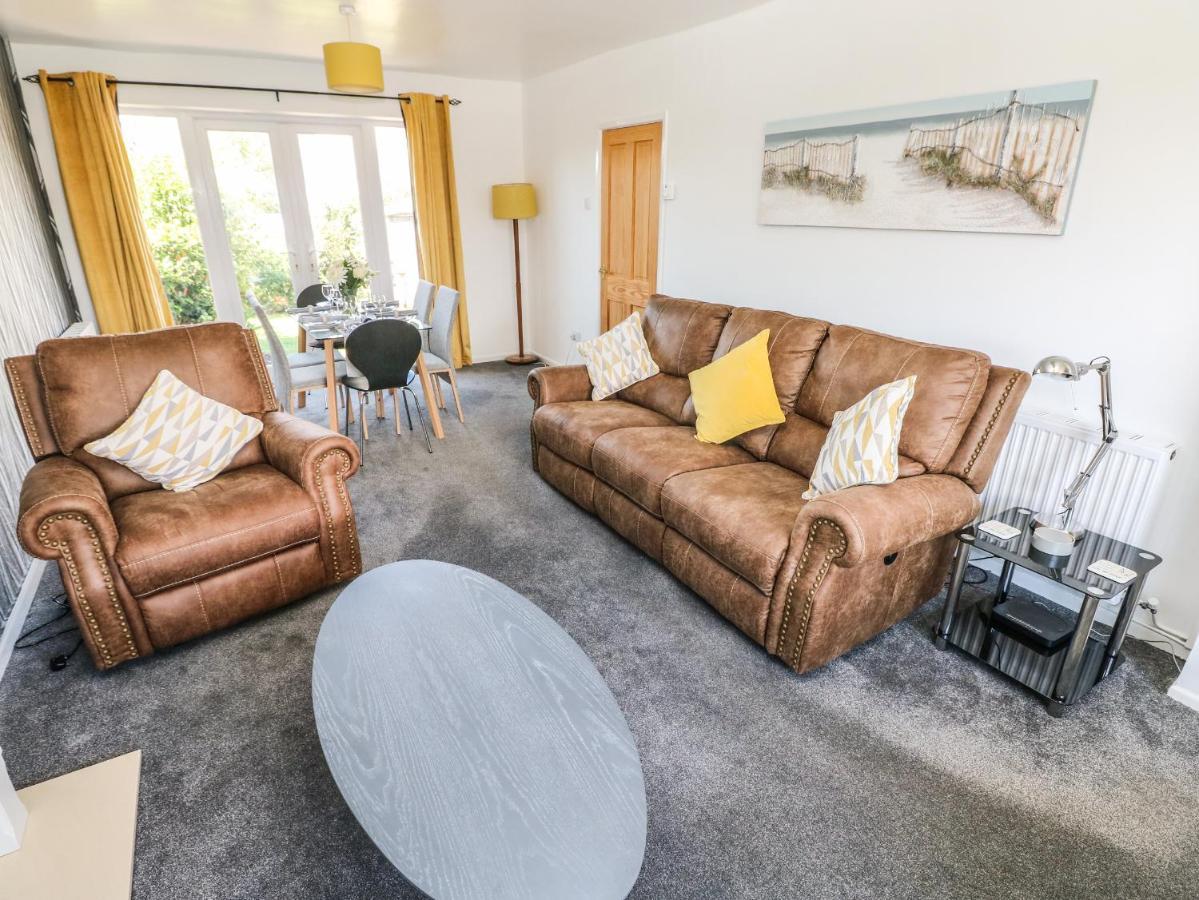 Villa 53 St Brides View Haverfordwest Esterno foto
