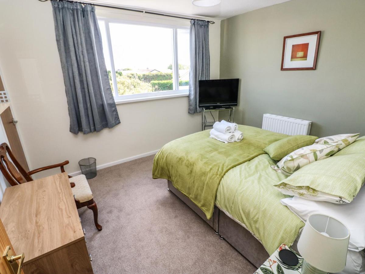 Villa 53 St Brides View Haverfordwest Esterno foto
